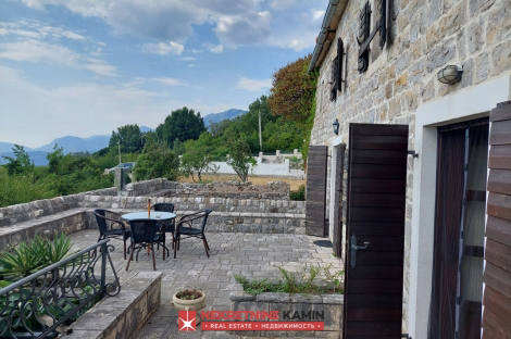 House, 1 668 m²